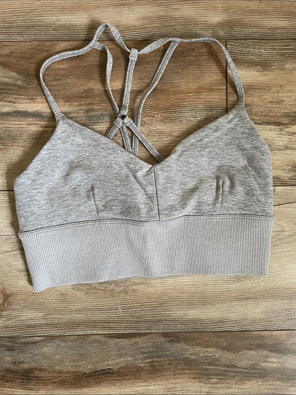 ALO Yoga Heather Gray Strappy Ribbed Sports Bra. Never worn!💛